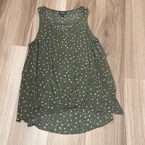 Green floral top